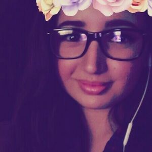 Meet your Posher, Vanessa